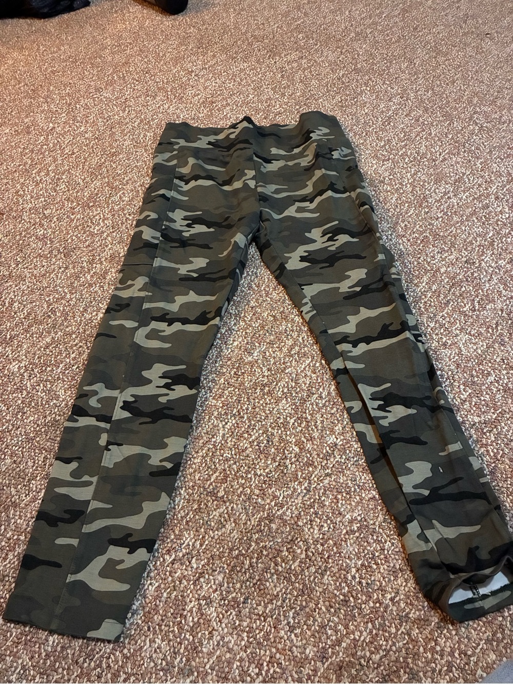 Lou & Grey Green and Olive Leggings